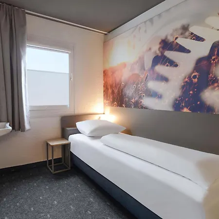 Отель B&B Hotel Willich 3*